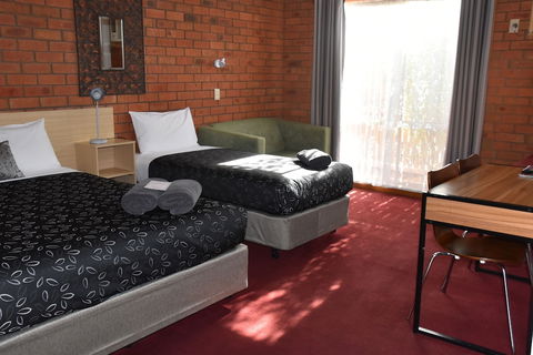 Shannon Motor Inn - Tourism Gold Coast 3