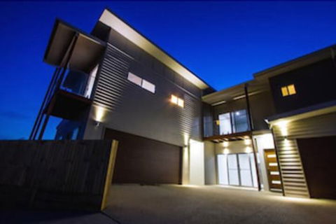 Agnes Sails - Tourism Gold Coast 0