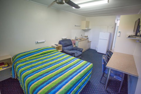 Fourth Avenue Motor Inn - Tourism Gold Coast 7
