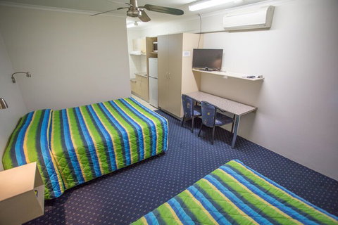 Fourth Avenue Motor Inn - Tourism Gold Coast 5