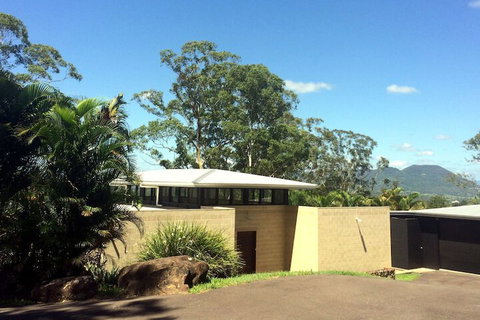 Phoenix Eumundi Bed & Breakfast - Tourism Gold Coast 3