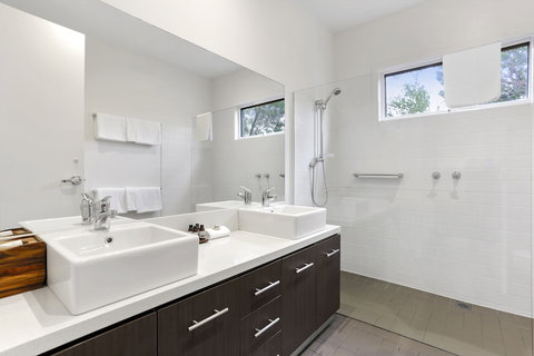 Anchors Beach House - Gold Coast 0