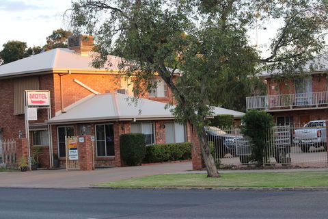 Red Cliffs Colonial Motor Lodge - Tourism Gold Coast 5