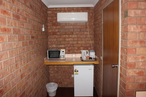 Red Cliffs Colonial Motor Lodge - Tourism Gold Coast 1