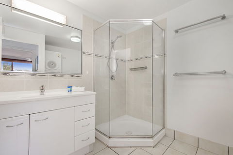 Alexandria Apartments - Tourism Gold Coast 6