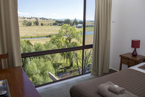 Delatite Apartments Timbertop & Fir - Gold Coast 4