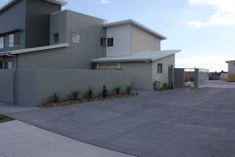 Direct Hotels - Breeze On Brightwater - Tourism Gold Coast 1