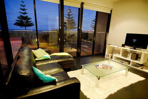 Esperance Island View Apartments - Tourism Gold Coast 5