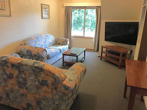 AAt 28 Goldsmith Motel - Tourism Gold Coast 3