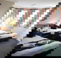 Meadowbrook Hotel - Tourism Gold Coast