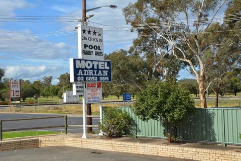 Adrian Motel - Tourism Gold Coast 3