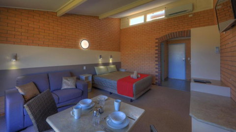 Tenterfield Motor Inn - Tourism Gold Coast 5