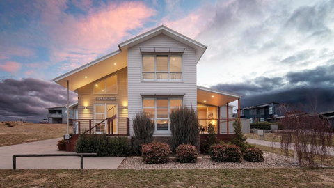 Alpine Snow Angels Retreat Luxurious Snowy Mountains Living - Gold Coast 2