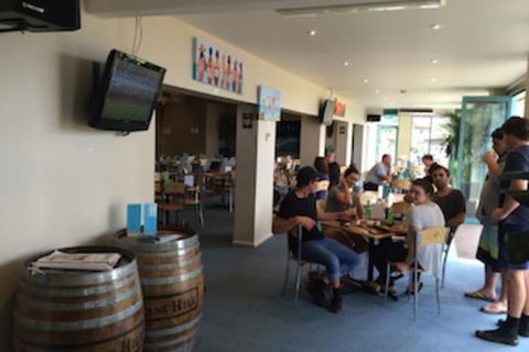 St Leonards Hotel - Tourism Gold Coast 6