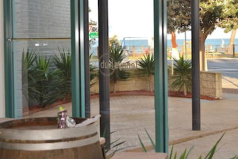 St Leonards Hotel - Tourism Gold Coast 2