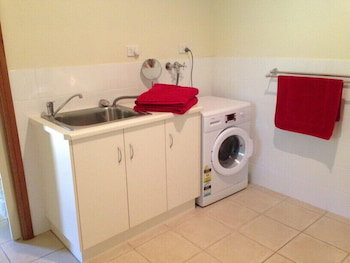 Clarevale Cottage B&B - Tourism Gold Coast 0