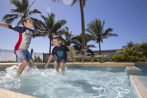 Sarina Beach Motel - Tourism Gold Coast 3