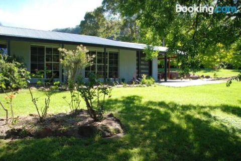 Whispers At Cedar Grove - Tourism Gold Coast 6