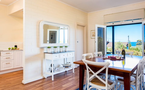 Victor Apartments - Tourism Gold Coast 5