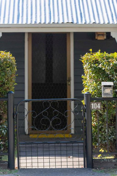 The Grey House - Tourism Gold Coast 4