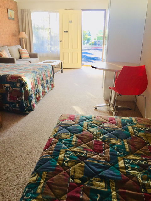 Colonial Motor Inn Pambula - Tourism Gold Coast 6