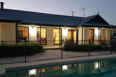 Kia Ora Lookout Retreat - Tourism Gold Coast 4