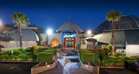 Castello's Daisey's Hotel - Tourism Gold Coast 0