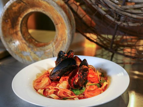 Kings Creek Hotel - Tourism Gold Coast 0