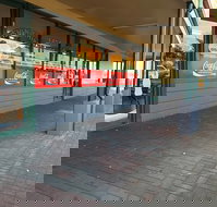 Michael's Golden Hen - Tourism Gold Coast