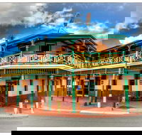 Austral Hotel - Restaurant - Tourism Gold Coast