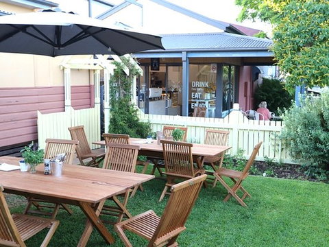 Duke & Co. Cafe - Tourism Gold Coast 0