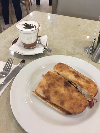 Cafe Mia - Tourism Gold Coast 0