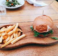 Waterfront Store and Cafe - Tourism Gold Coast