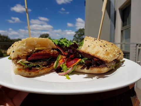 Birdie & Eagle Bistro - Tourism Gold Coast 0