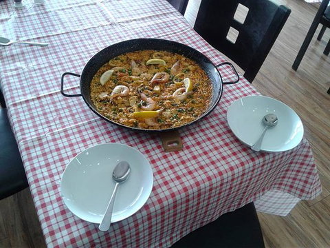 Carlton Cuisine - Tourism Gold Coast 0