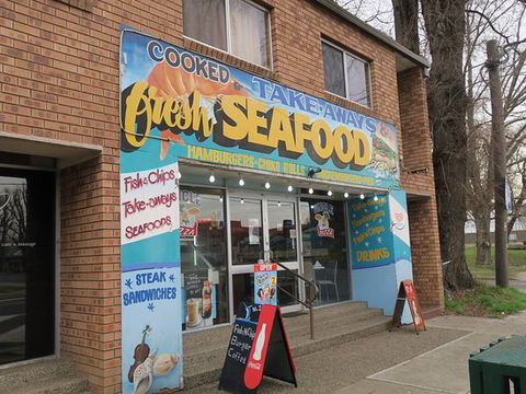Monaro Sea Foods - Tourism Gold Coast 0