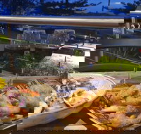 V-Wall Tavern - Tourism Gold Coast