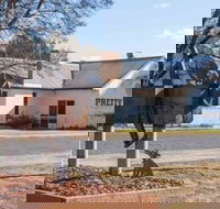 Pretty Pine Hotel - Tourism Gold Coast