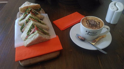 Michaels Cafe - Tourism Gold Coast 0