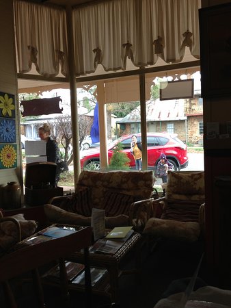 TaralgaGirl Cafe - Tourism Gold Coast 0