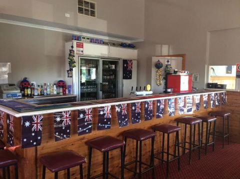Ivanhoe Hotel Motel - Tourism Gold Coast 0