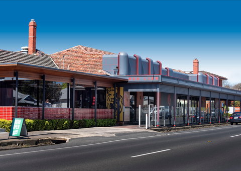 The Red Lion - Tourism Gold Coast 1