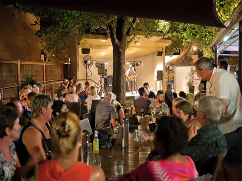 Swan Hill Club - Tourism Gold Coast 0