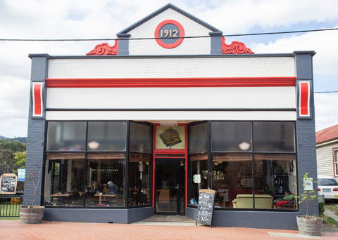 The Red Velvet Lounge - Tourism Gold Coast 0