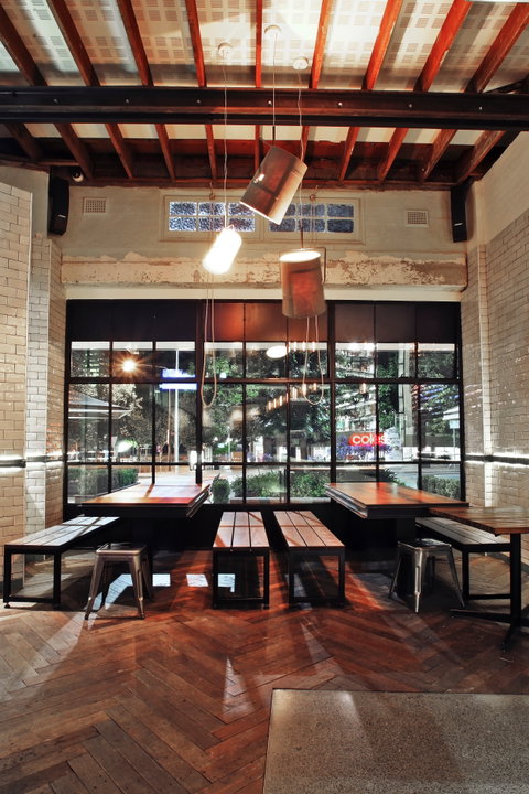 Public Bar - Tourism Gold Coast 1