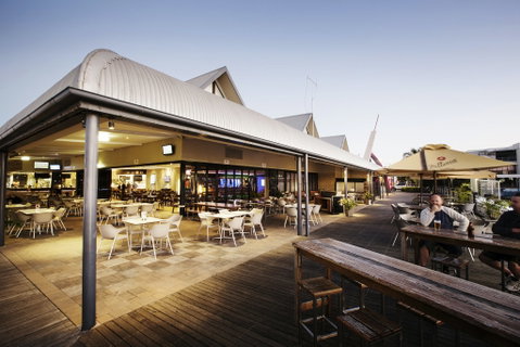Kawana Waters Hotel - Tourism Gold Coast 0