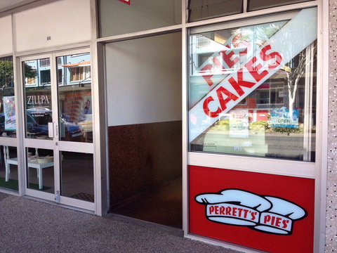 Perrett's Pies - Tourism Gold Coast 0