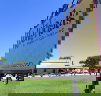 RedHeads Wine - Tourism Gold Coast