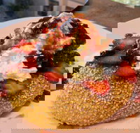 Flirting Shadows - Tourism Gold Coast