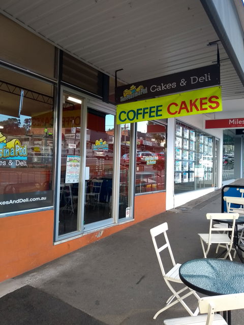 Two Peas In A Pod - Tourism Gold Coast 0